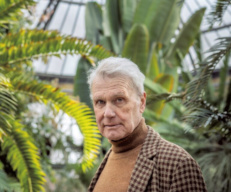 Adriaan van Dis geeft muzikale vertelling bij De Balie in Amsterdam